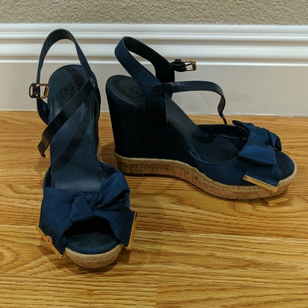 ✨Tory Burch Penny Wedges✨